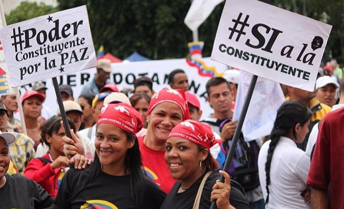 Venezuelans show their support for the constituent assembly.