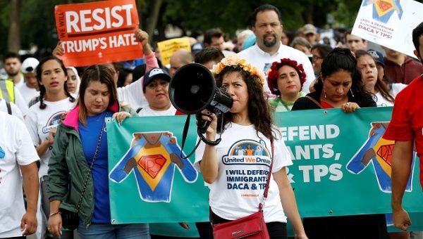 Protesters demand that U.S. President Donald Trump renew the TPS program for Central Americans.