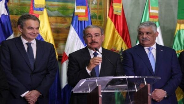 Former Spanish President José Luis Rodríguez Zapatero, Dominican Republic President Danilo Medina and his chancellor Miguel Vargas are overseeing the Venezuelan dialogue.