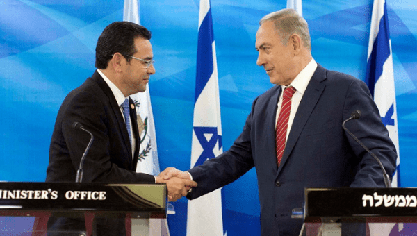 Guatemalan President Jimmy Morales and Israeli Prime Minister Benjamin Netanyahu met in Jerusalem in November 2016 