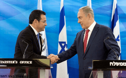 Guatemalan President Jimmy Morales and Israeli Prime Minister Benjamin Netanyahu met in Jerusalem in November 2016 
