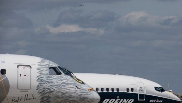 A Boeing 737 MAX and an Embraer E190-E2 at the opening of the 52nd Paris Air Show at Le Bourget airport, France, June 2017. 