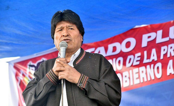 Bolivian President Evo Morales revealed his decision to revise his 13-point goal to include the middle class groups.