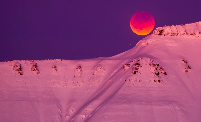 A super blue blood moon is seen from Longyearbyen, Svalbard, Norway.