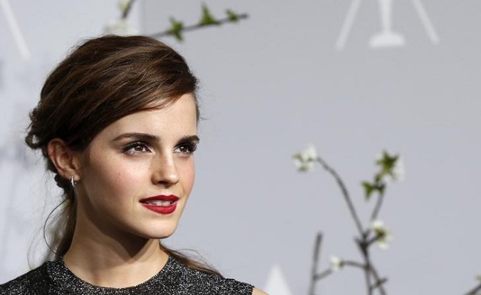 Emma Watson poses at the 86th Academy Awards in Hollywood, California March 2, 2014