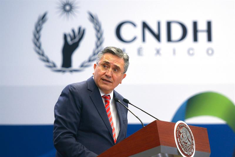 Mexico's human rights ombudsman Luis Raul Gonzalez Perez addressed President Enrique Peña Nieto during an official meeting regarding the 2017 human rights report. March 28, 2018.