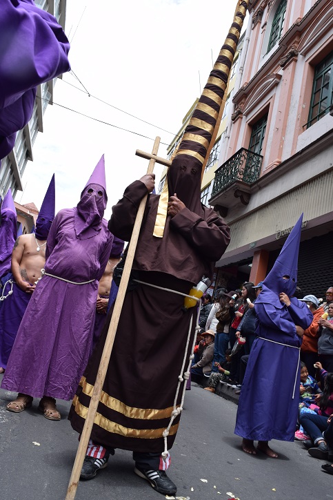 Differently colored Cucuruchos often make an appearance during the Good Friday processions, including red, brown, green and blue. Each color scheme has its own significance.