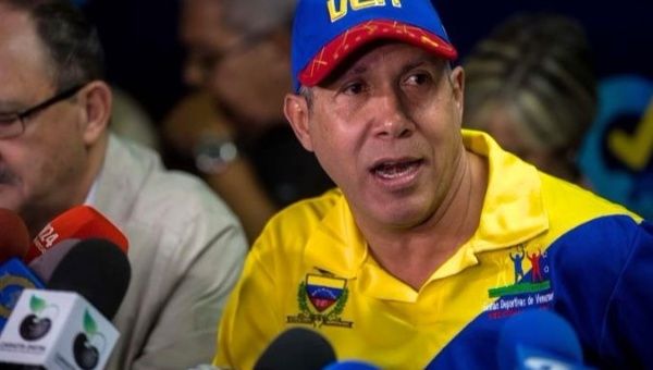 Henri Falcon's Venezuelan presidential campaign will be supported by the country's political opposition.