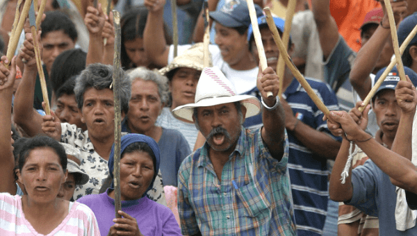 Nicaraguan Campesinos during a 2004 protest to demand access to land.