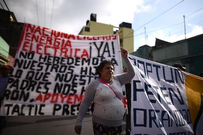 From 6 a.m., local time, Indigenous campesinos and other groups took to the streets again, five days after judicial authorities accused the governing party of illicit funding for the 2015 electoral campaign that brought Morales to power.
