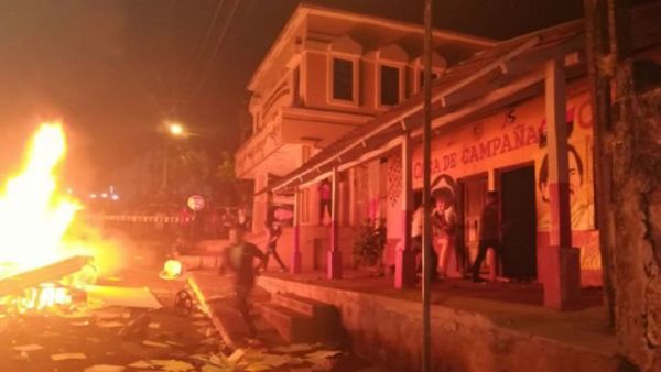 Local outlets reported that a local house for the Sandinista National Liberation Front (FSLN) was sacked and burned.