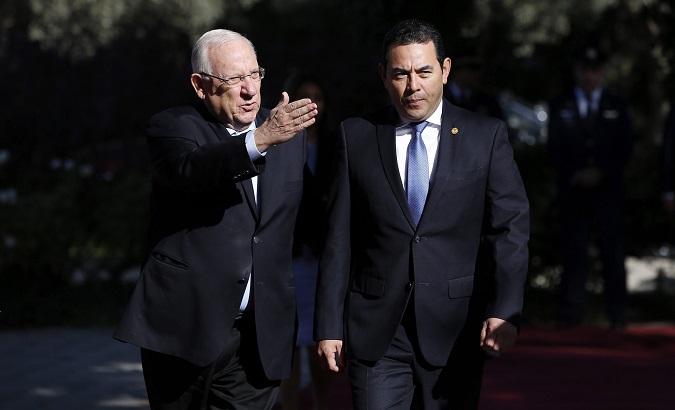 Israeli President Reuvan Rivlin and his counterpart Jimmy Morales during a state visit in Jerusalem. November 28, 2016.