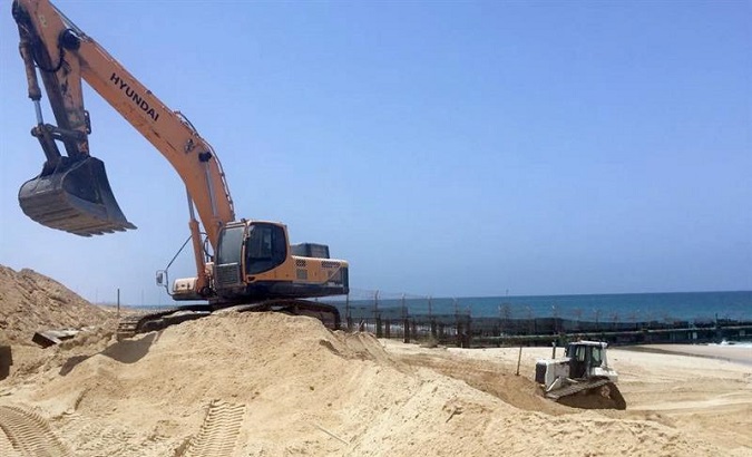 The Israeli State has begun the building of a underwater sea barrier on Gaza's shore to 