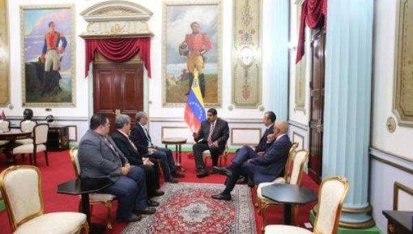 The Venezuelan leader held a meeting with the president of Copei Pedro Pablo Fernández.