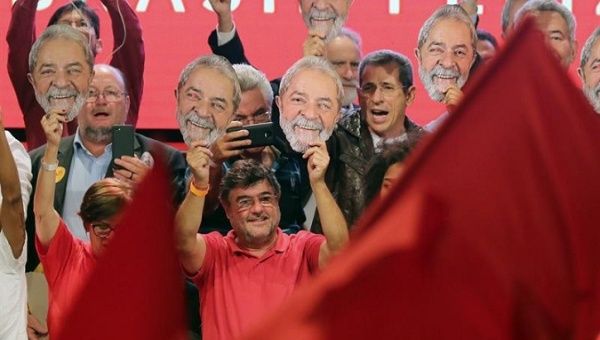 Supporters of Lula da Silva during the event in which his candidacy was officially announced by the Workers' Party in Contagem, Minas Gerais. June 8, 2018.