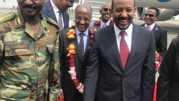Eritrean Foreign Minister Osman Saleh and other top officials were presented with garlands of flowers.