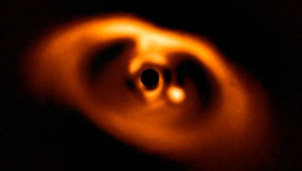 The MPIA scientists are the first to capture a direct, clear image of a young planet. 