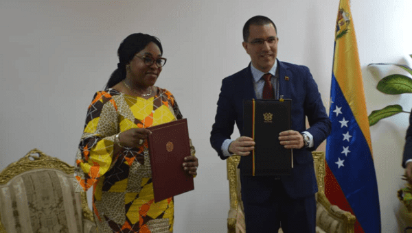 Jorge Arreaza in a meeting with Ghana's Foreign Minister Shirley Ayorkor Botchay. July 9, 2018.