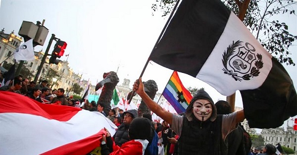 Peru: Citizens Participate in 2nd Day of Rage Against Corruption