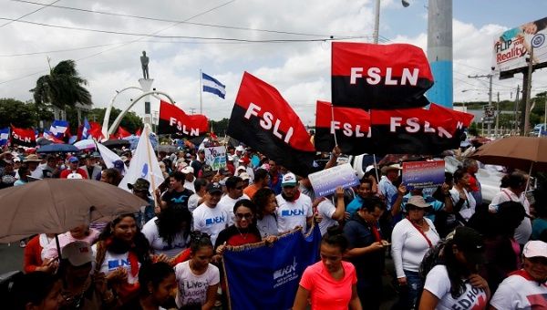 FSLN militants in a demonstration in favor of their government.