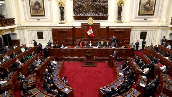 79 percent of Peruvians support the executive's anti-corruption reforms. 