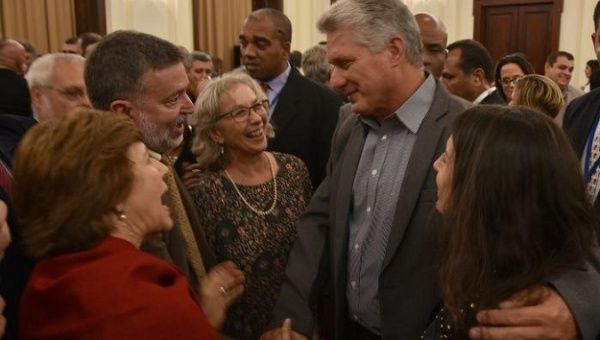 Cubans greet President Miguel Diaz-Canel in New York City, September 28, 2018.