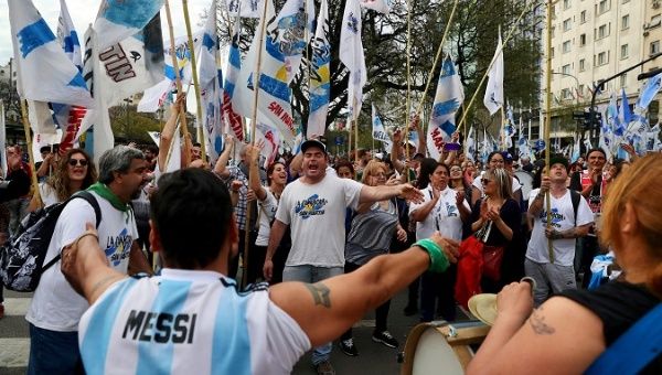 Experts, IMF Fear Argentina’s Economic Crisis Could Affect Region