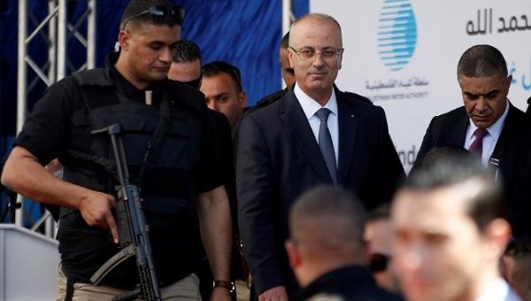 Palestine Authority Prime Minister Rami Hamdallah visited Khan al-Ahmar Thursday to show his support with the protesters against Israel's demolition threat.