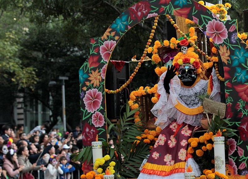 They are also used in floats during Mexico's city parade for the Day of the Dead.