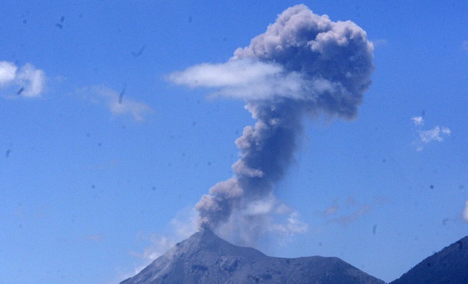 Fuego Volcano starts a new eruption process in Guatemala.