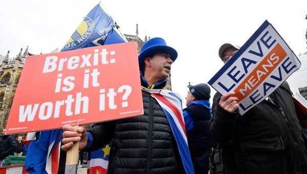 Protests both for and against Brexit give their opinions on the controversial issue.
