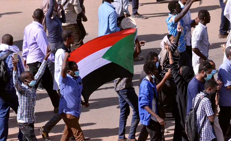 On Tuesday, three Sudanese protesters were wounded by gunshots used by security forces in an attempt to disperse demonstrations against President Omar al-Bashir’s regime.