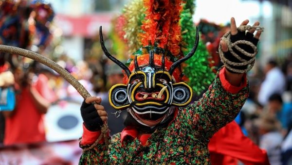 Ecuador Welcomes New Year With Dance With The Devil News