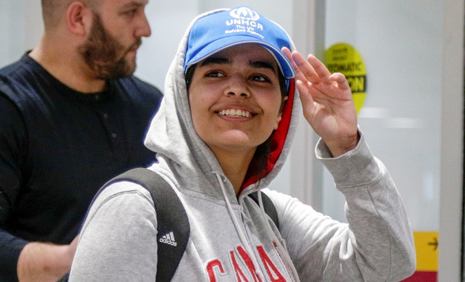 Rahaf Mohammed Alqunun arrives in Canada at Toronto Pearson International Airport.