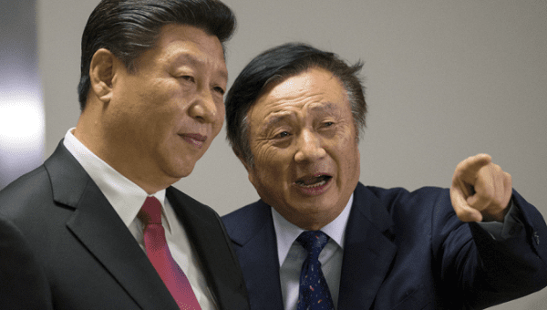 Chinese President Xi Jinping (L) at the offices of Huawei Technologies with Ren Zhengfei, president of company. London, Britain Oct. 21, 2015.
