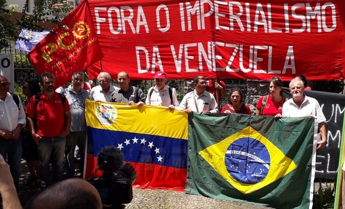 Mobilization at the Consulate of Venezuela in Sao Paulo, Brazil, in solidarity with the people of Venezuela and the Bolivarian Revolution