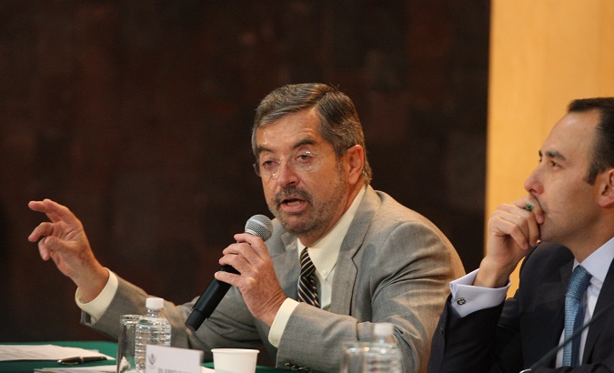 Juan Ramon de la Fuente (L) speaks at a public hearing in the Chamber of Deputies, in Mexico City, Mexico, Jan. 25, 2016.