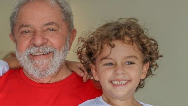 Lula wil leave the prison provisionally to attend the funeral of his grandson, who died on Friday.