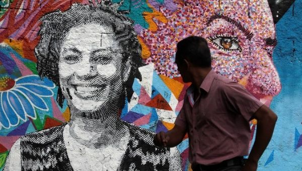 Marielle Franco's widow wants to know who would sent men to assassinate her. 