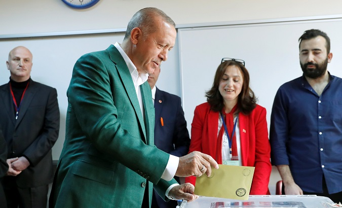 Turkish President Tayyip Erdogan casts his ballot at a polling station during the municipal elections in Istanbul, Turkey, March 31, 2019.