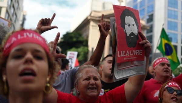 Brazilians demonstrate to demand former President Lula da Silva's freedom in Sao Paulo, Brazil, April 7, 2019. 