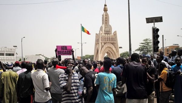 People gather to protest the government and international forces' failure to stem rising ethnic and jihadist violence, in the Malian capital of Bamako, Mali April 5, 2019. 