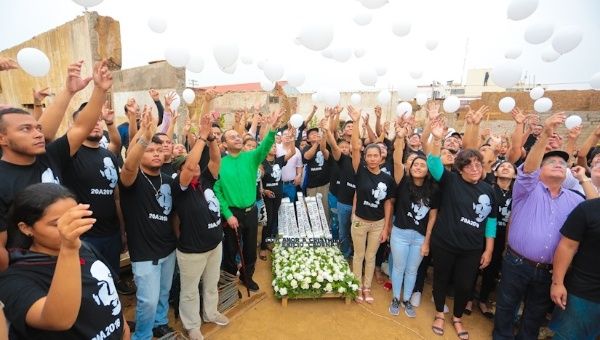 Leon residents pay their respects to murdered student