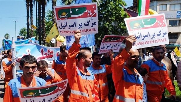 Iranian workers march for Al-Quds Day in solidarity with Palestine. 