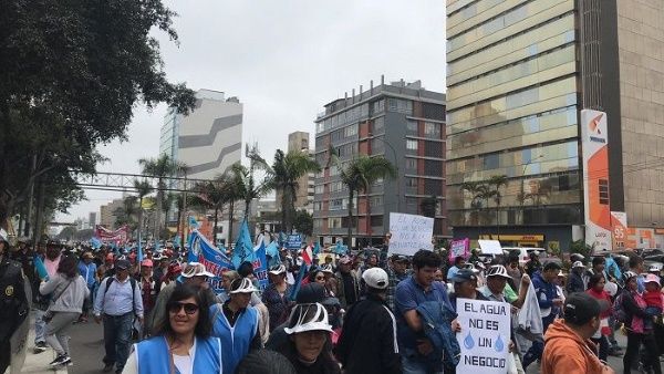 Demonstrators in Lima Protest Against Water Privatization