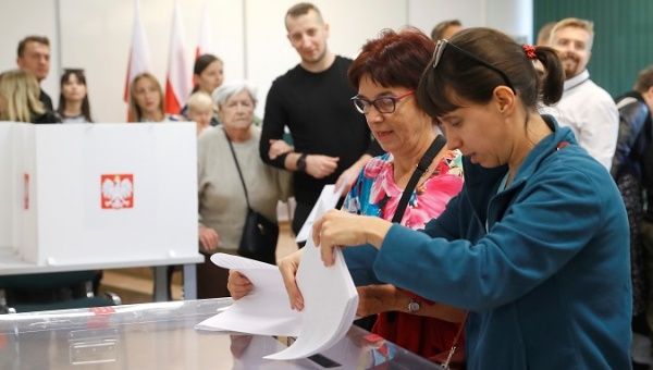 People voting for Poland's national elections.