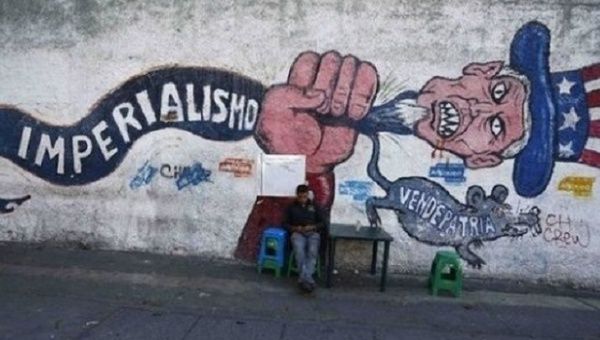 Anti-imperialist graffiti in Caracas.