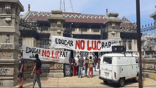 High-school teachers protesting in Montevideo, Uruguay, March 12, 2020.