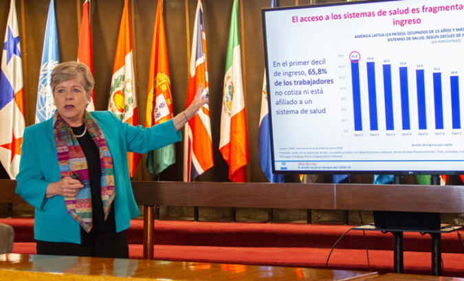 Alicia Barcena, ECLAC Executive Secretary, during the presentation of the report.