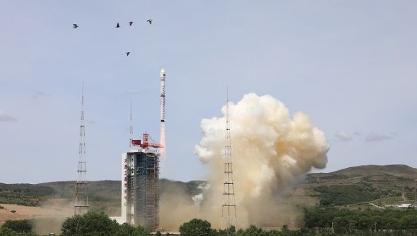 A Long March-4B carrier takes off from the Taiyuan Satellite Launch Center, July 3, 2020